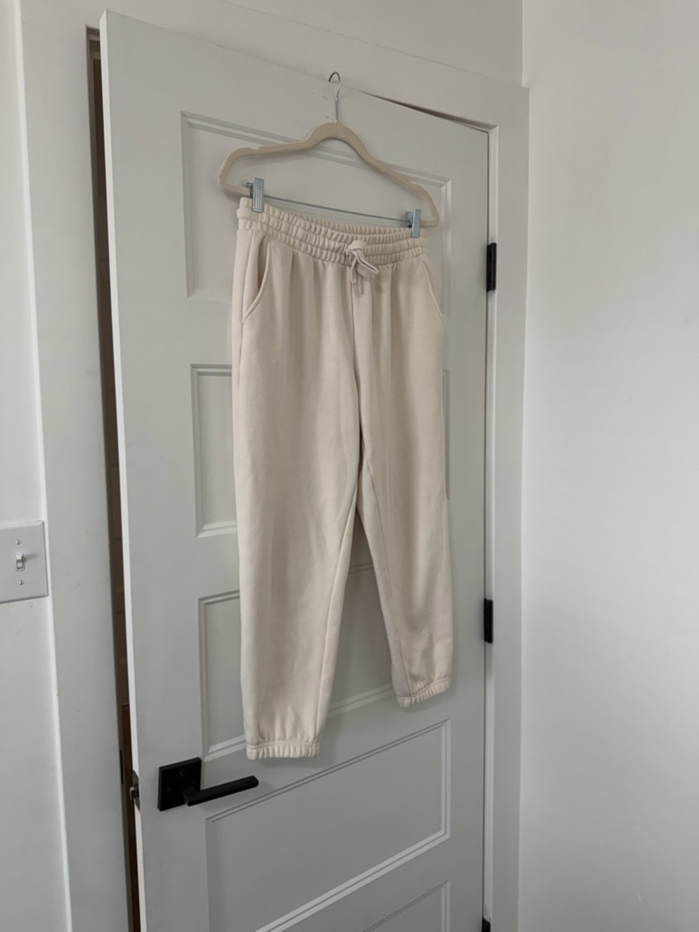 Fabletics Cream/White Jogger Sweatpants Womens - Size L